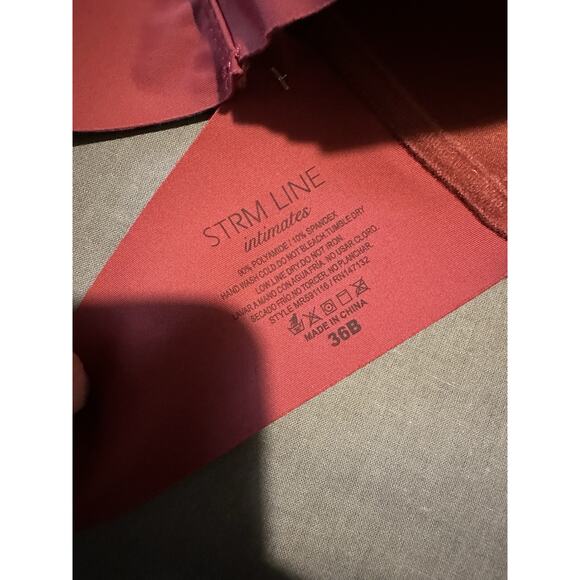 Strm Line Wireless Bra Size 36B Dark Red Lightly Padded NEW - Picture 7 of 7